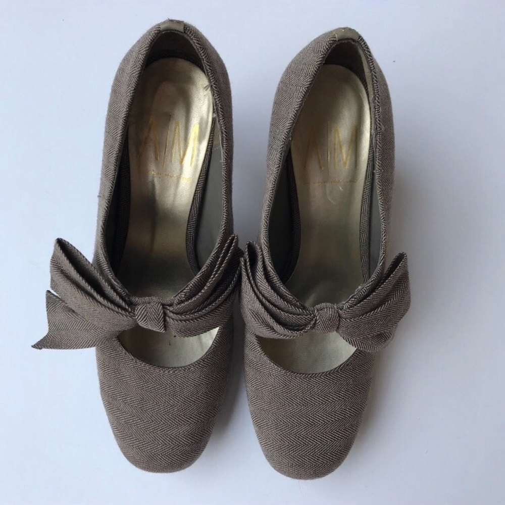 Gorgeous Ann Marino Bow Top Heels - Picture 2 of 9